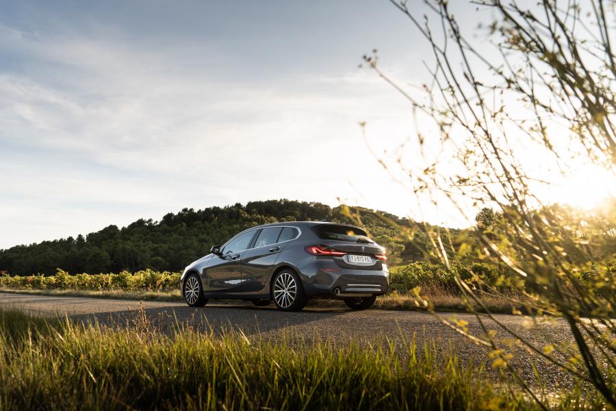  BMW 118i Luxury Line (F40) 2019 года  (WW) (фото 9 из 40)